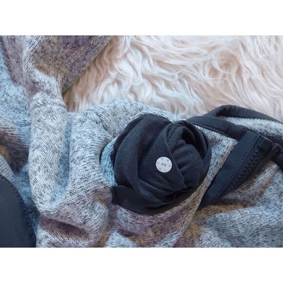 309 EUC Size 2 Lululemon Its Fleecing Cold Zip Up - Picture 3 of 6